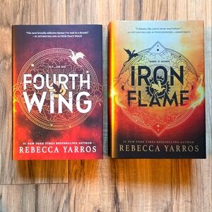 Fourth Wing Holiday Special Edition & Iron Flame First Edition - Sprayed Edges